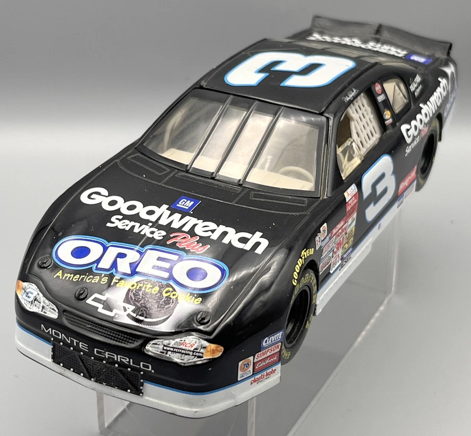 NASCAR Dale Earnhardt #3 Oreo GM Goodwrench 2001 Monte Carlo Hasbro Foto 2 de 4