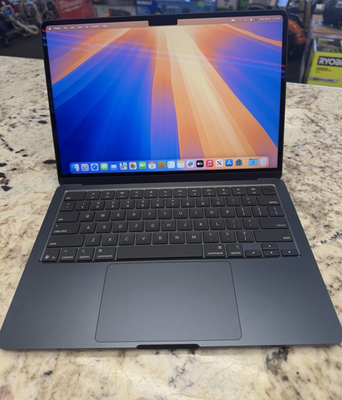 2025 MacBook Air 13-inch M4 Chip 16GB RAM 256GB SSD Midnight 100