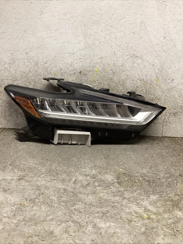 2019-2021 NISSAN MAXIMA RIGHT RH PASSENGER SIDE HEADLIGHT OEM 260109DJ0B