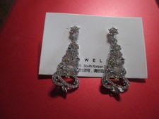 CHRISTMAS STOCKING STUFFERS NEW EARRINGS/DANGLE AS SHOWN          L00K 