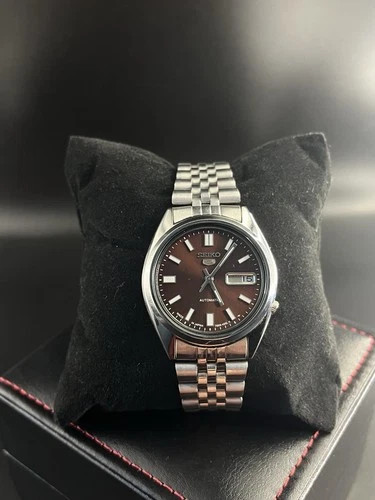 Vintage Seiko 5 Automatic 7009 Dial Men's Watch Japan | Brown