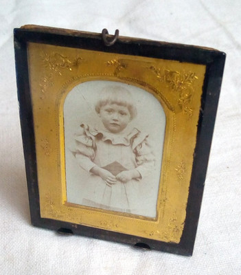 selten kleiner Stand Bilderrahmen  um 1860 Glas Foto 6,3 cm x 5,3 cm