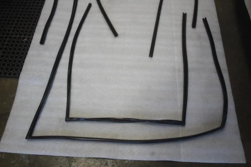 2003 2004 2005 2006 2007 2008 2009 LEXUS GX470 DOOR WINDOW SEAL WEATHERSTRIP SET - Image 2 of 4