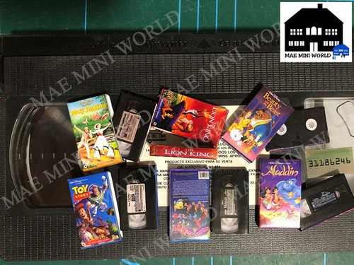 VHS Miniatur Sammlung. Disney Replik Vintage Handarbeit. Maßstab 1/6 - Bild 1 von 17