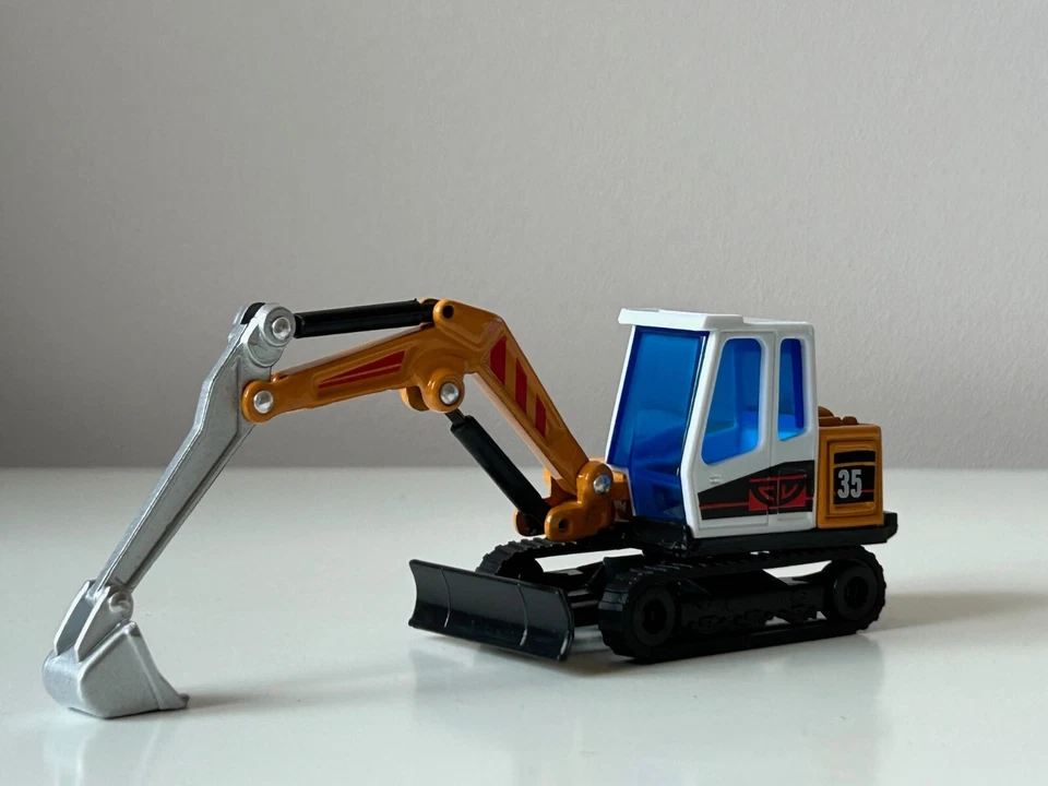 Excavator Track Vehicle Model Diecast Welly Urban Spirit Moving Parts - Image 4 of 4