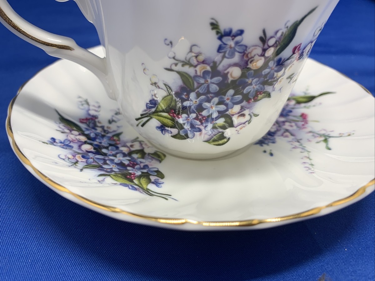 HEIRLOOM FINE BONE CHINA MADE IN ENGLAND TEA-CUP & SAUCER BLUE