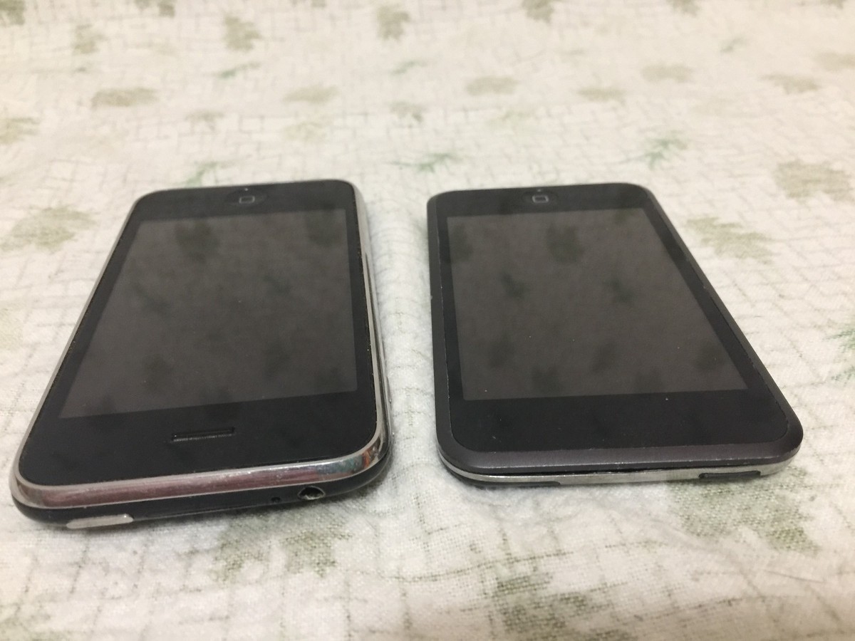 iPod♥クラッシック♥ブラック♥2個セット Apple iPod touch 3rd Generation Black (64 GB) for sale