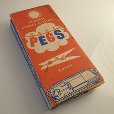 Pudełko/opakowanie 2 tuziny (24) Drewniane kołki na ubrania vintage w oryginalnym opakowaniu. 