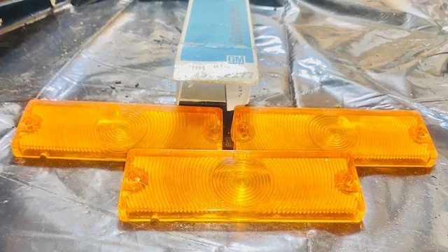 Impala 1965-66 NOS 3 luz de estacionamiento delantera lente #5956277 GM original Foto 2 de 3