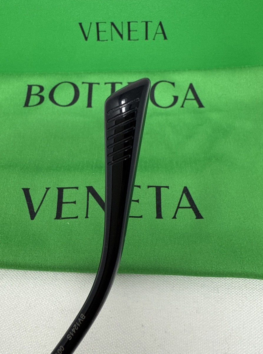 Bottega Veneta Black Gold Thin Frame Cat Eye Metal Logo  display picture 1