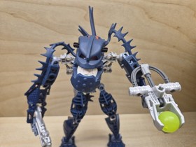 Lego Bionicle - PIRAKA - VEZOK - 8902 - 100% Complete With Box & Manual
