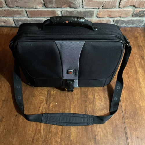 Wenger Swiss Gear Computer Laptop Tablet Carrying Black Briefcase Travel Bag 17”