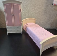 Vintage Barbie Bedroom Playset 2002. Bed  Dresser Pink and Cream Color