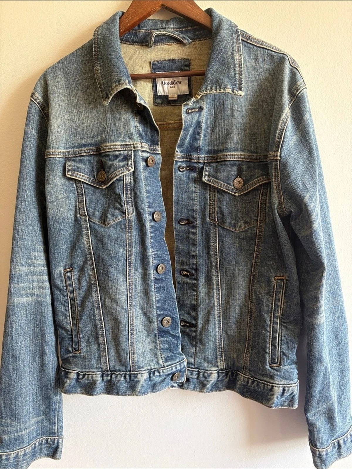 Goodfellow & Co Light Wash Denim Trucker Jacket Medium
