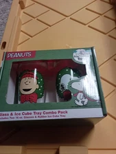 Peanuts Christmas Pint Glass & Ice Cube Tray Set Two 16oz Pint Glasses 