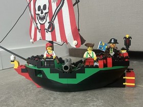 Lego Pirates Set 6250 Cross Bone Clipper Complete w/ Box & Manual