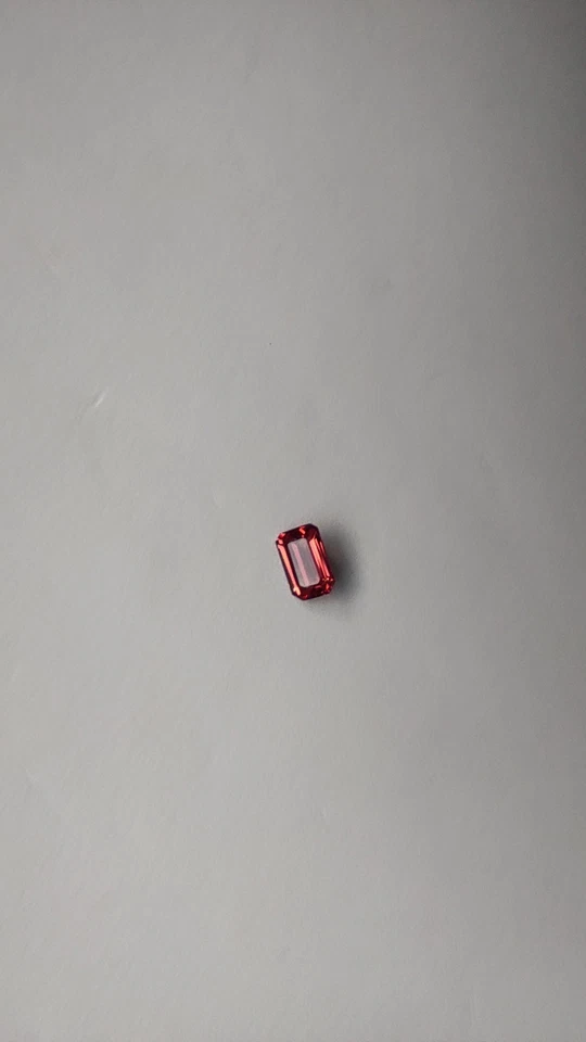 Spinell 0,71ct Vietnam Unbehandelt Kräftiges Rot - Bild 2 von 4