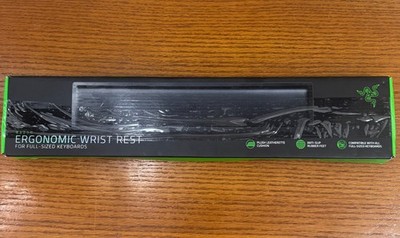 Razer Ergonomic Wrist Rest For Full Sized Keyboards Leatherette Cushion Black