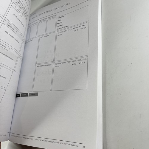 The Strategy Journal 1st Edition by Kris Safarova Paperback Consulting Textbook - 第 11/17 張圖片