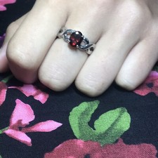 Size 6 Garnet Sterling Silver 925 Ring
