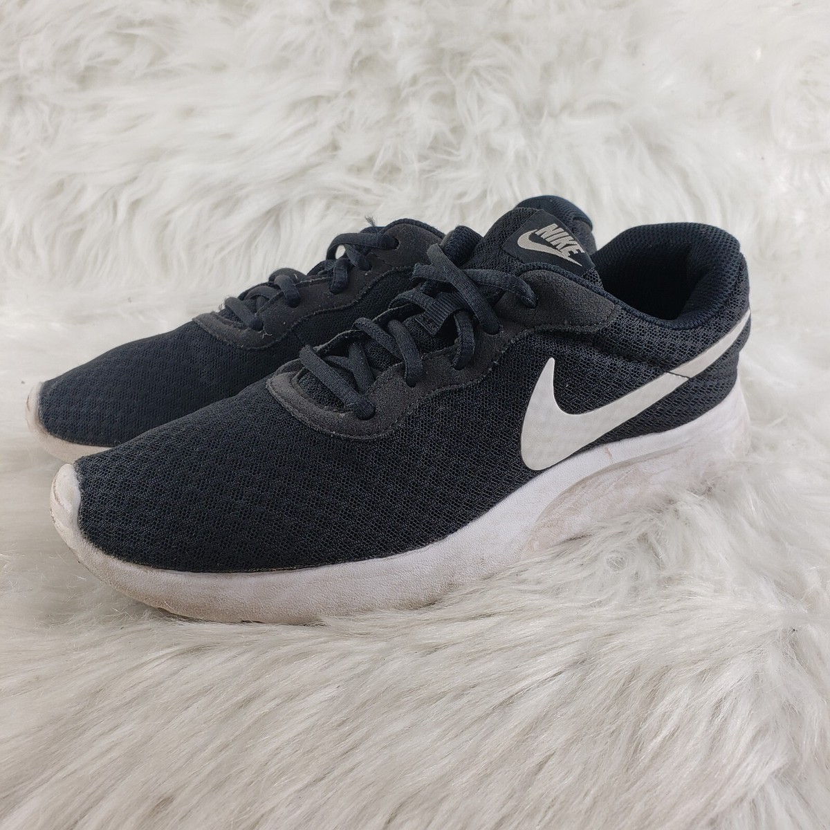NIKE Womens Tanjun 812655-002 Black Running Shoes Sneakers