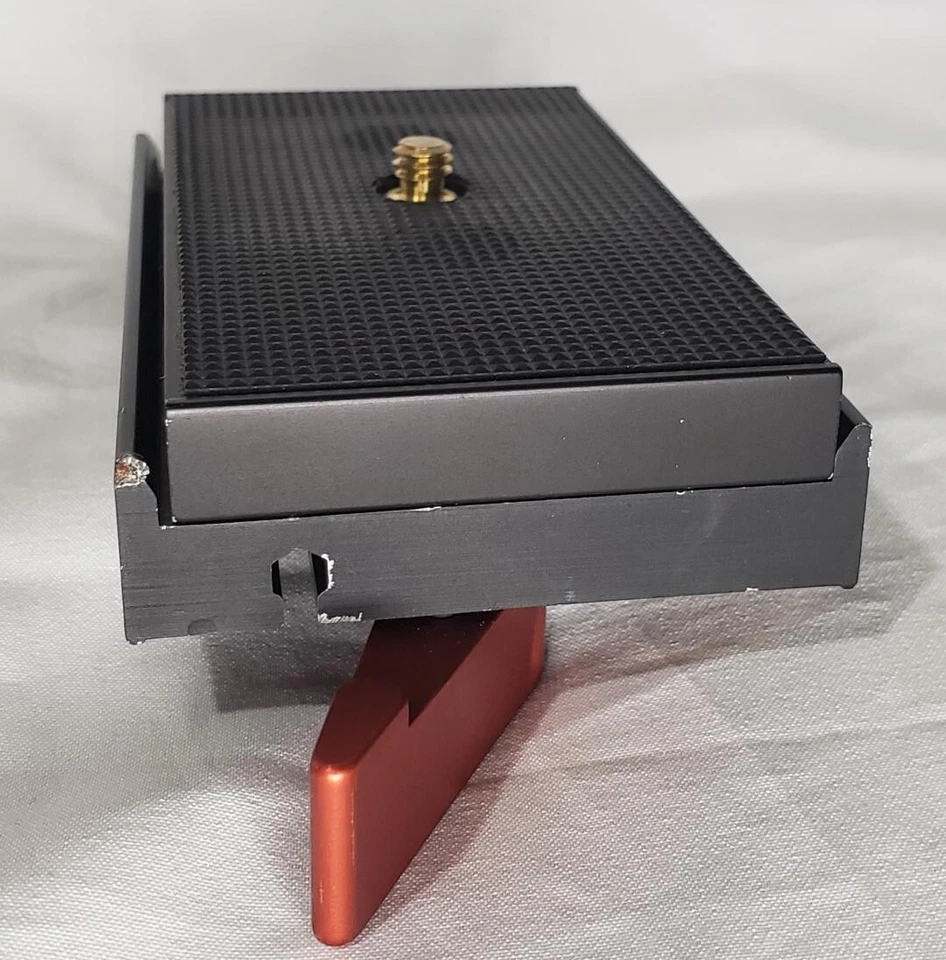 Linhof Quickfix II Tripod Connector Quick Release Plate - Image 2 of 4