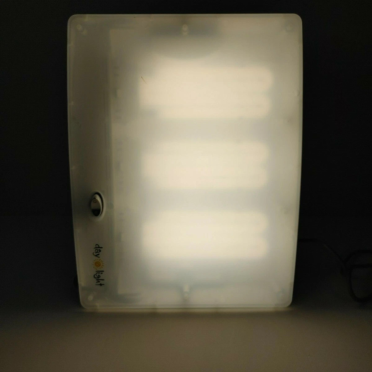 Daylight Classic Lamp Box DL930 SAD Therapy Day Light 10 000 lux