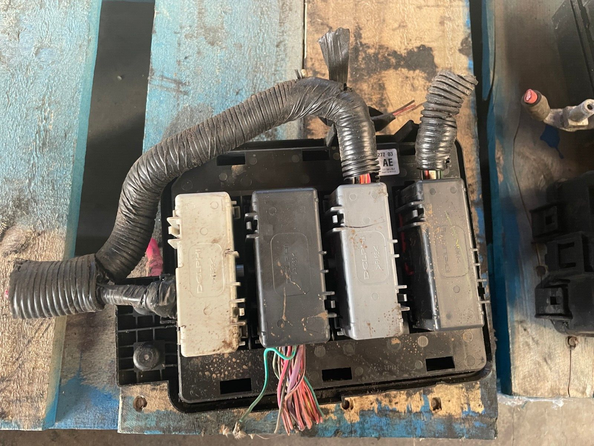OEM 2008-2009 Chevrolet Impala Fuse Box Relay Unit 15902277 03