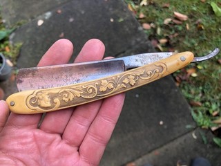 Vintage THE KEYS AND SWORD RAZOR Hollow Ground open razor