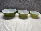 Pyrex Vintage Mixing Bowl Set of 3 Nesting Avocado Verde Green 402 403 404