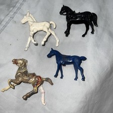 Lot of 4 Vintage Plastic Cowboys Indians Horses Beton Bergen, Unbranded-R