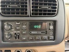 19842001 Dodge Chrysler Jeep Oem Mopar Amfm Cassette Radio P56038933ab