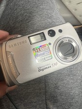 Samsung Digimax 530 Digital Camera 5.1MP 3X Optical Zoom Silver w/Case TESTED 