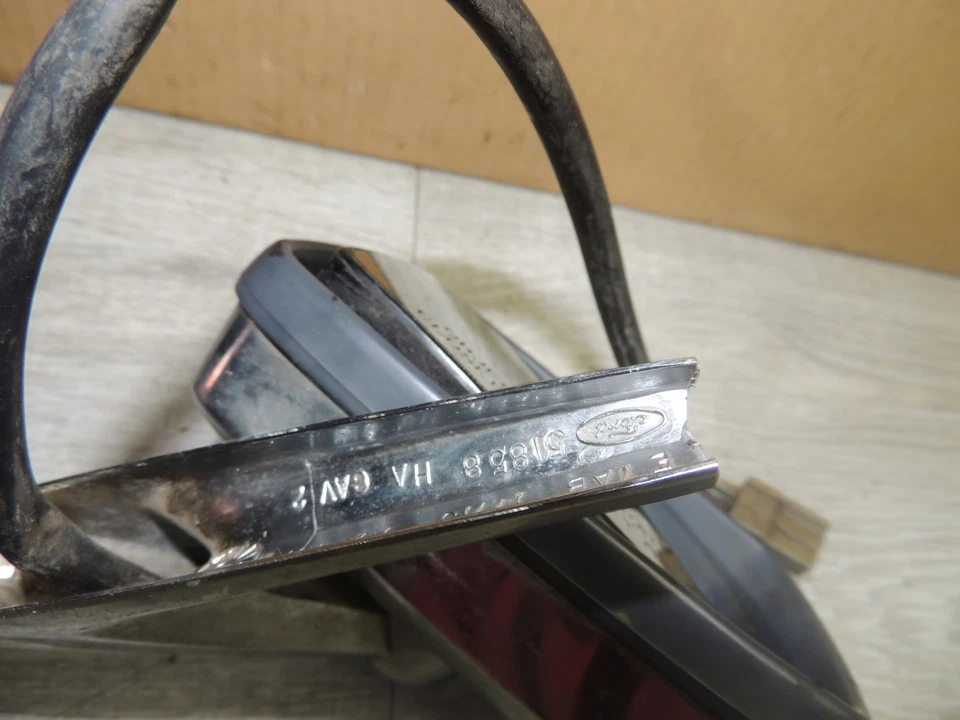 Espejo retrovisor lateral para pasajeros Ford Crown Victoria LTD 1987-1991 Mercury Colony Park Foto 3 de 4