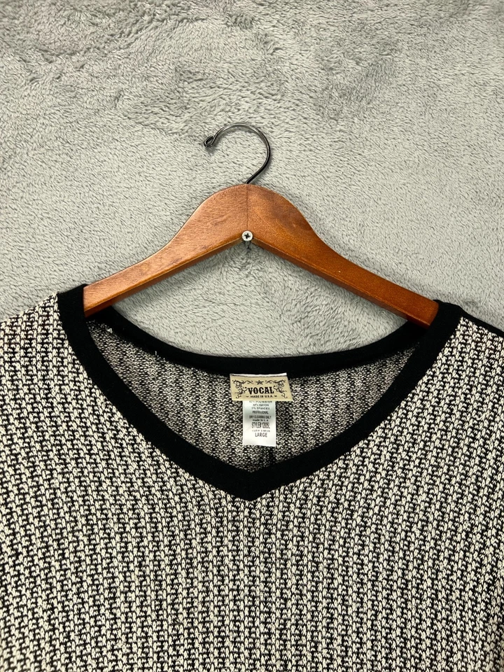 Suéteres femininos VOCAL bege grande acabamento preto gola V manga longa Dolman - Imagem 2 de 4