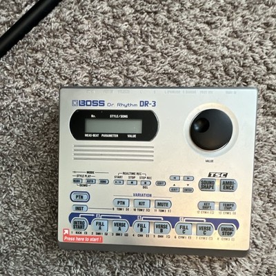 BOSS DR-3 Dr. Rhythm Drum Machine Sequencer Silver Built-In Effects MIDI