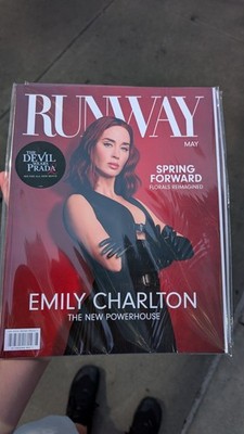 【未開封】RUNWAY MAY エミリー・チャルトン 表紙 Runway May 2026 Issue Emily Charlton Florals Movie Adaptation