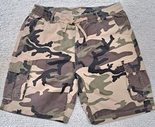 Lot de 2 Bermudas Neufs 2XL Camo Marron + Vert