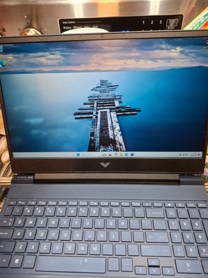 HP Victus 15.6 144Hz FHD 2.3 GHz i7-12650H 16GB 512GB SSD RTX 4050 Very Good
