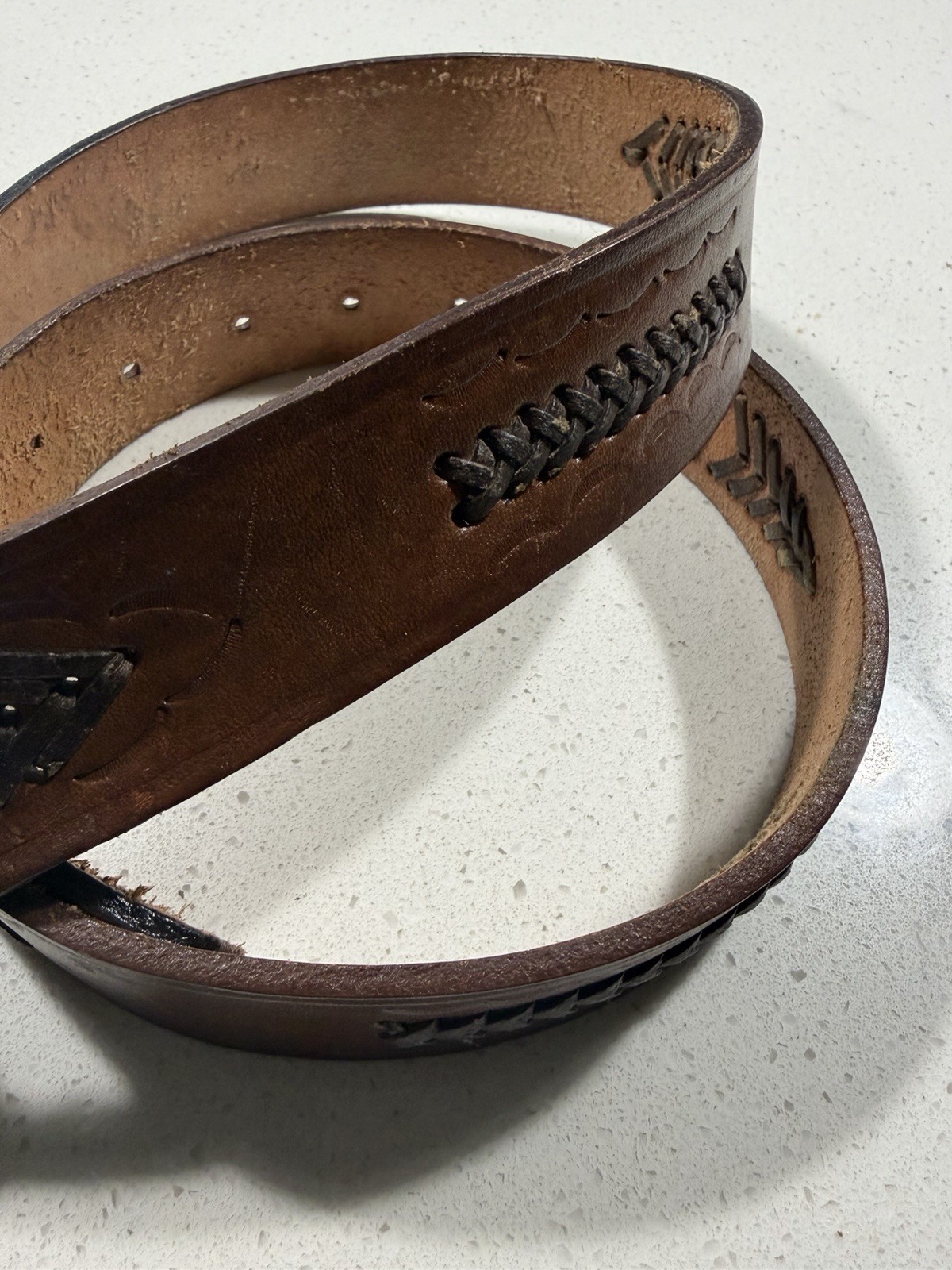 Mens High-quality handmade leather belt with Embroidery image 3