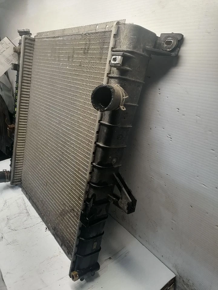 Radiador compatible con 00-08 MAZDA B-3000 1552326 Foto 2 de 4