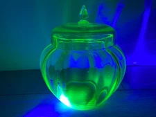 Vintage Cambridge Green Uranium Depression Glass Cookie Biscuit Temple Jar Lid