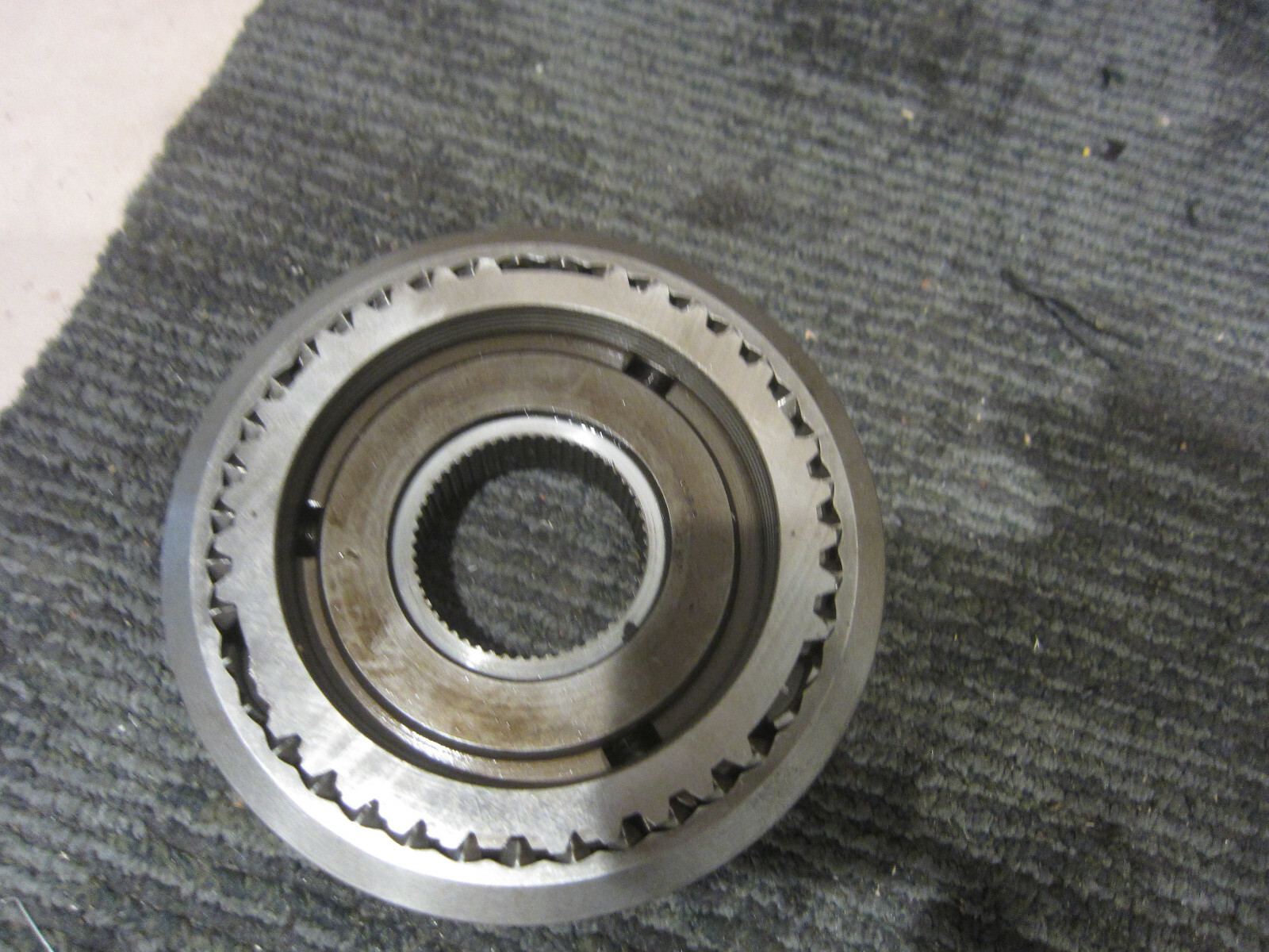 Ferrari 308,328, Mondial - Complete Syncronizer Between 2nd & 3rd Gears # 106040