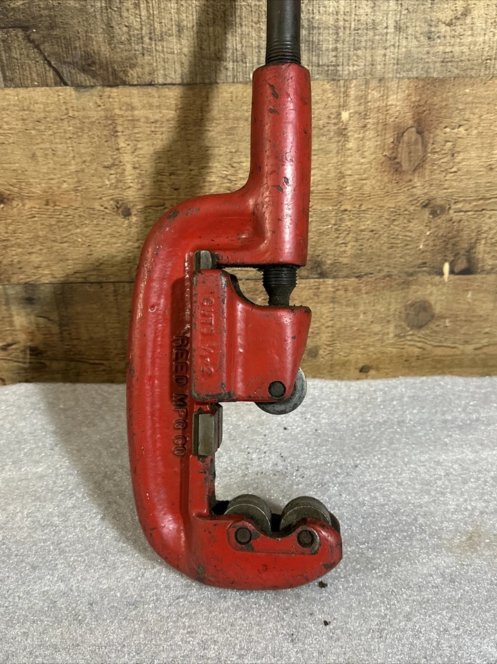 REED MFG CO  2-1  Pipe Cutter Cuts 1/2-2" pipe. Made In USA - Image 3 of 4