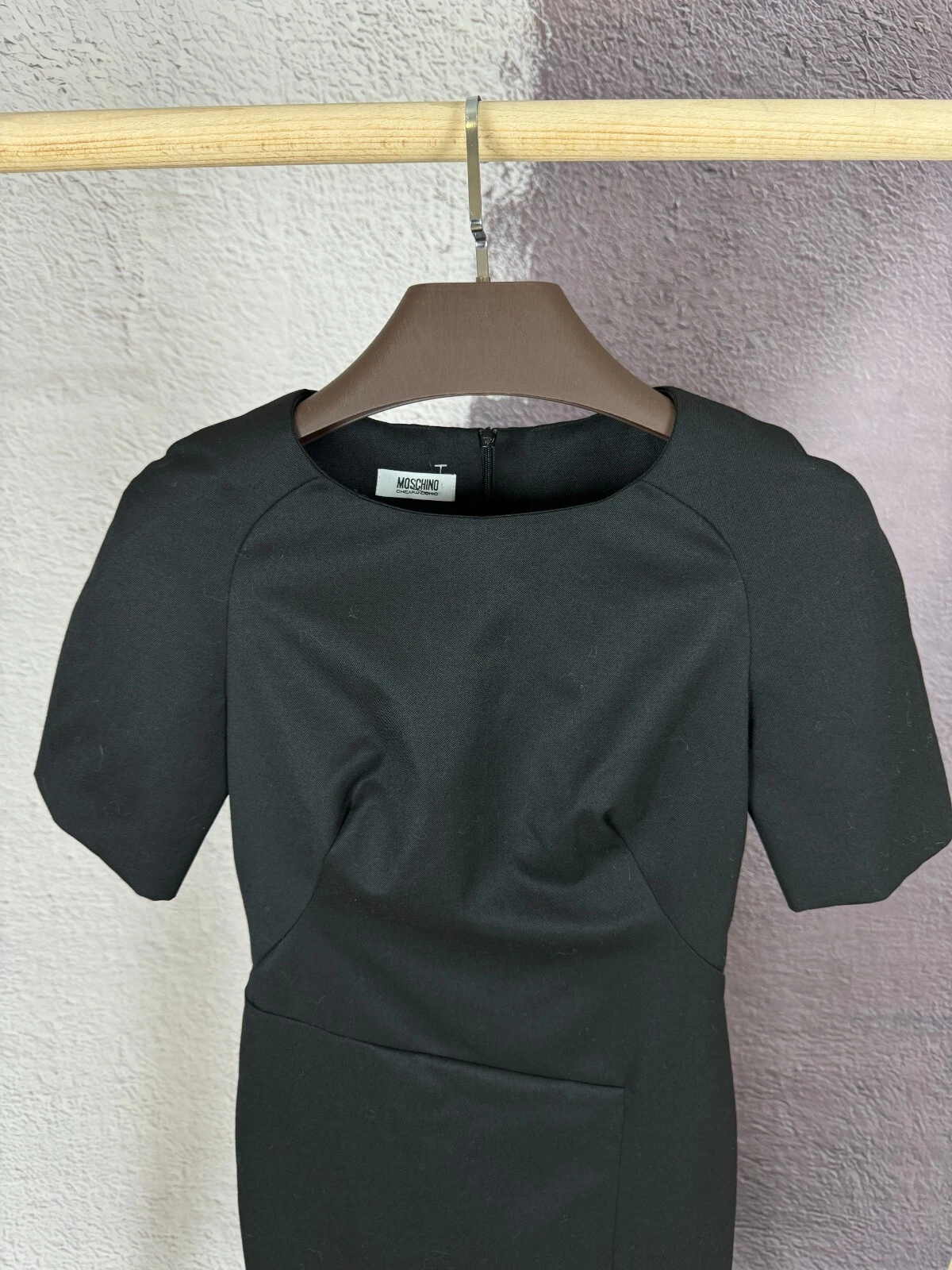 Abito Moschino economico e chic nero lana manica corta tubino