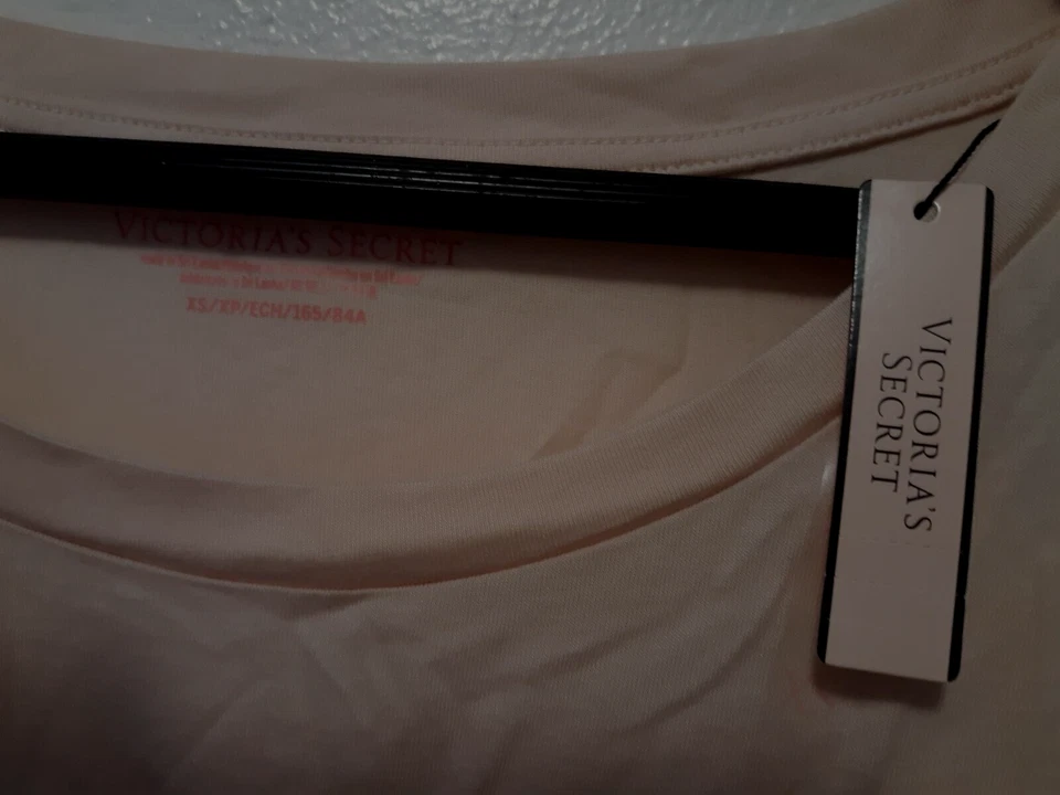 Prendas para dormir Victoria's Secret Blush Pin Rojo Verde FLORAL para mujer talla XS manga larga Foto 2 de 4