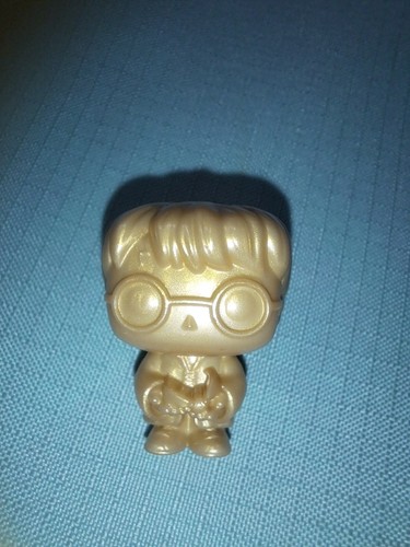 Funko Pop - Golden Harry Potter Quidditch - Kinder Joy -VT401 "K" Ultra Rare - Imagen 2 de 2