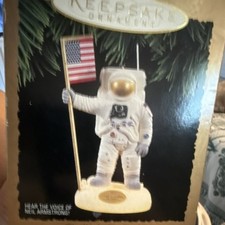 Hallmark Keepsake Neil Armstrong Astronaut Musical Ornament 1994 QLX7486