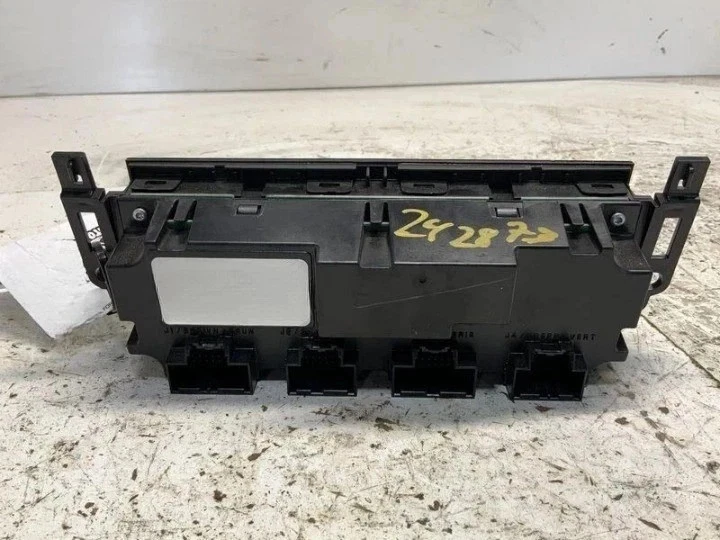 2012-2013 Chevrolet Silverado 1500 AC Heater Temperature Climate Control OEM - Image 2 of 4