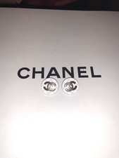 Set di 2 bottoni Chanel vintage oro e bianco 